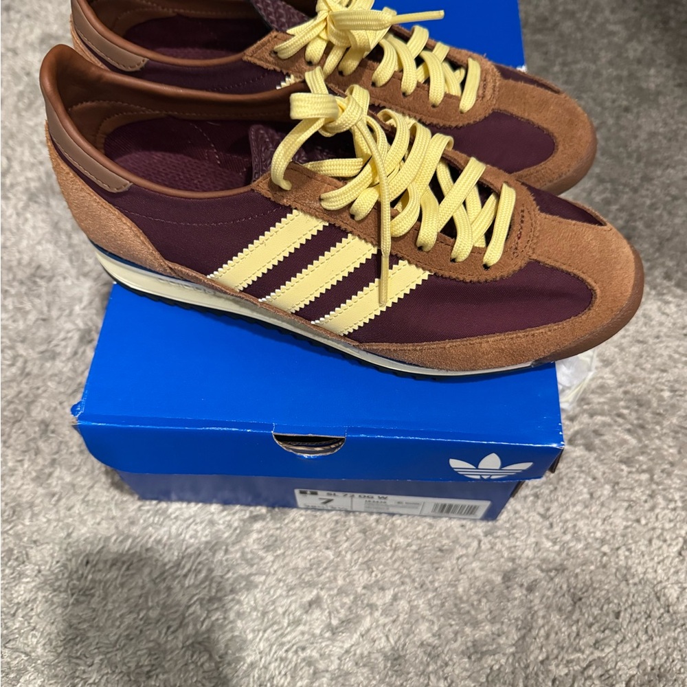 adidas SL 72